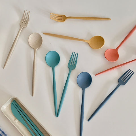 4PCS/Set Cutlery Wheat Straw Spoon Fork Chopsticks With Box Students Tableware Travel Portable Dinnerware Kitchen Accessories